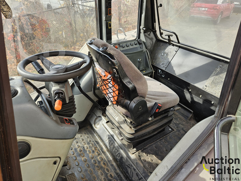 Valtra A 93H - Traktor: slika Valtra A 93H - Traktor Valtra A 93H - Traktor: slika Valtra A 93H - Traktor