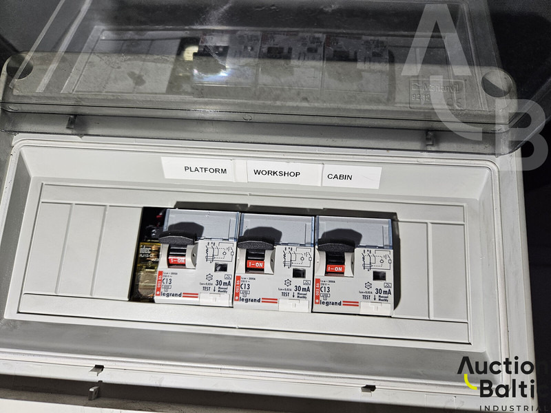 Podizna platforma montirana na kamion Versalift VDT-170-F: slika Podizna platforma montirana na kamion Versalift VDT-170-F Podizna platforma montirana na kamion Versalift VDT-170-F: slika Podizna platforma montirana na kamion Versalift VDT-170-F