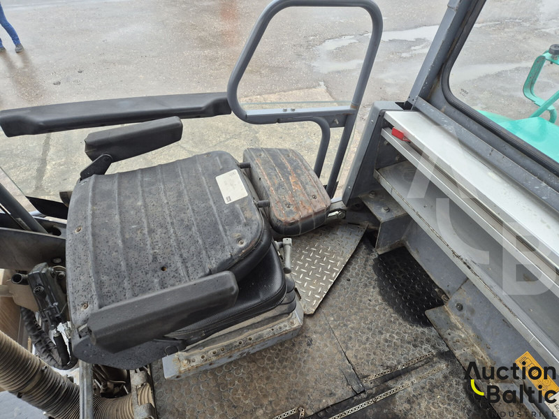 Finišer za asfalt Vögele Super 1800-3i: slika Finišer za asfalt Vögele Super 1800-3i Finišer za asfalt Vögele Super 1800-3i: slika Finišer za asfalt Vögele Super 1800-3i