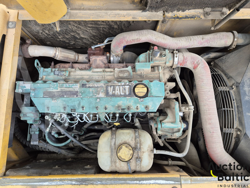 Bager gusjeničar Volvo EC 210 C L: slika Bager gusjeničar Volvo EC 210 C L