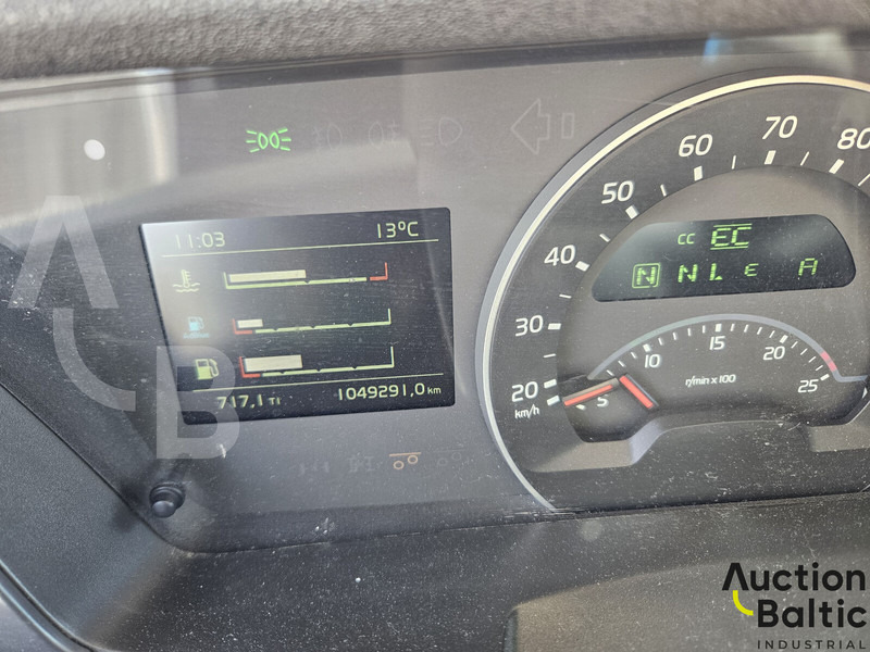 Kamion cisterna za prijevoz goriva Volvo FH 420: slika Kamion cisterna za prijevoz goriva Volvo FH 420