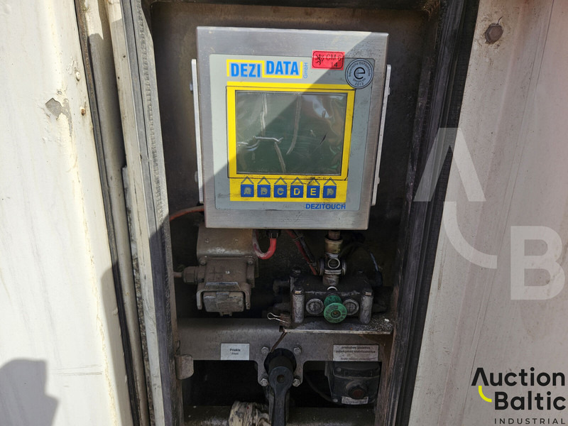 Kamion cisterna za prijevoz goriva Volvo FH 420: slika Kamion cisterna za prijevoz goriva Volvo FH 420