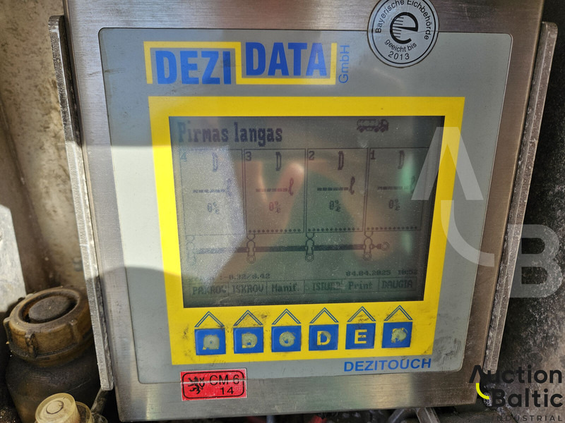 Kamion cisterna za prijevoz goriva Volvo FH 420: slika Kamion cisterna za prijevoz goriva Volvo FH 420