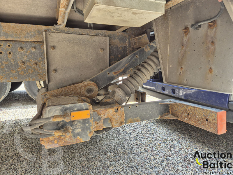 Kamion sandučar Volvo FL240: slika Kamion sandučar Volvo FL240
