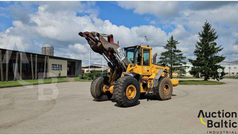 Volvo L 110 E - Utovarivač na kotačima: slika Volvo L 110 E - Utovarivač na kotačima Volvo L 110 E - Utovarivač na kotačima: slika Volvo L 110 E - Utovarivač na kotačima