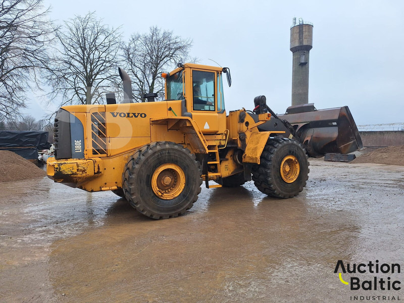 Volvo L 180 E - Utovarivač na kotačima: slika Volvo L 180 E - Utovarivač na kotačima Volvo L 180 E - Utovarivač na kotačima: slika Volvo L 180 E - Utovarivač na kotačima
