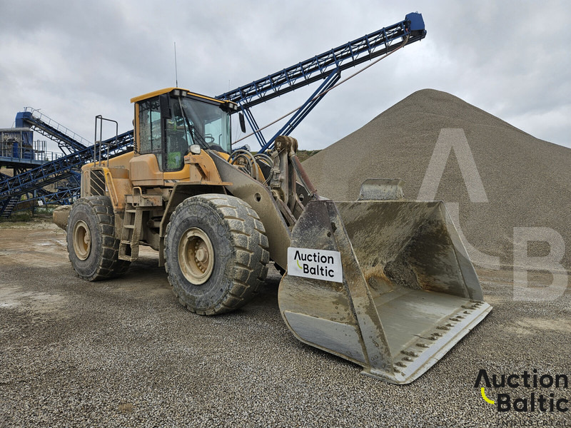 Volvo L 180 F - Utovarivač na kotačima: slika Volvo L 180 F - Utovarivač na kotačima Volvo L 180 F - Utovarivač na kotačima: slika Volvo L 180 F - Utovarivač na kotačima