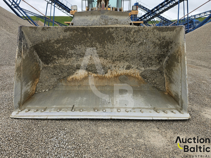 Volvo L 180 F - Utovarivač na kotačima: slika Volvo L 180 F - Utovarivač na kotačima Volvo L 180 F - Utovarivač na kotačima: slika Volvo L 180 F - Utovarivač na kotačima