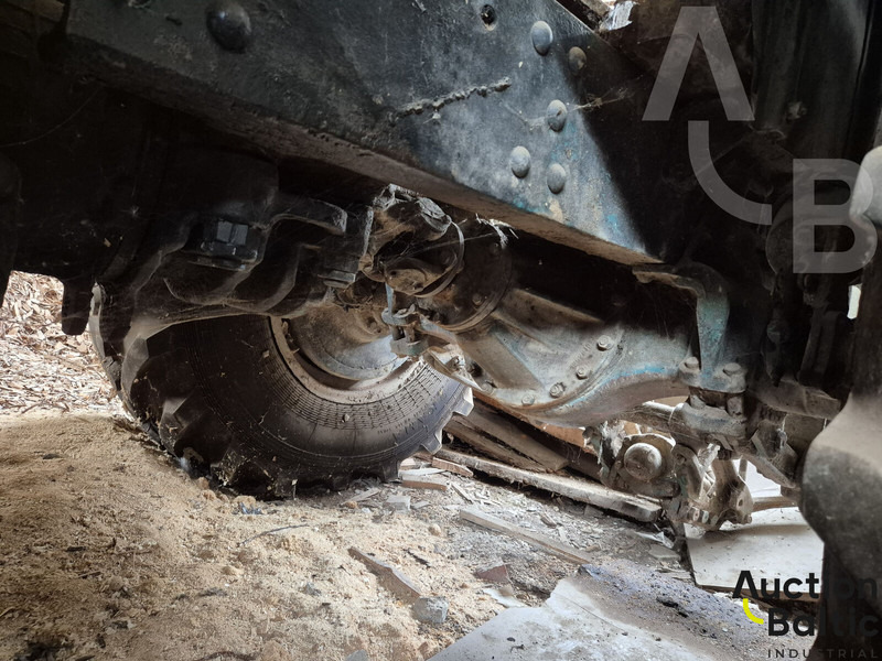 Traktor XTZ T-150K: slika Traktor XTZ T-150K