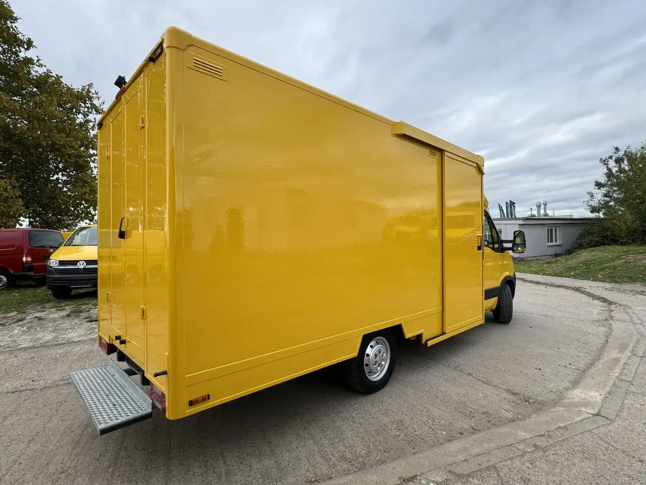 Iveco C30C/ FOODTRUCK/ Daily - Kamion za prodaju brze hrane: slika Iveco C30C/ FOODTRUCK/ Daily - Kamion za prodaju brze hrane Iveco C30C/ FOODTRUCK/ Daily - Kamion za prodaju brze hrane: slika Iveco C30C/ FOODTRUCK/ Daily - Kamion za prodaju brze hrane