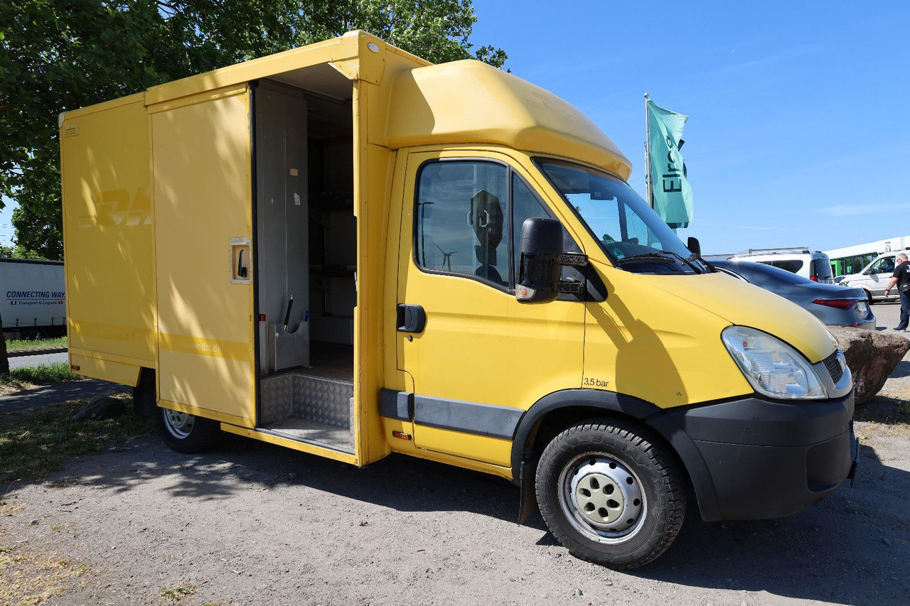 Iveco Daily/ Regalsystem/Luftfeder/KURZ - Dostavno vozilo sa zatvorenim sandukom: slika Iveco Daily/ Regalsystem/Luftfeder/KURZ - Dostavno vozilo sa zatvorenim sandukom Iveco Daily/ Regalsystem/Luftfeder/KURZ - Dostavno vozilo sa zatvorenim sandukom: slika Iveco Daily/ Regalsystem/Luftfeder/KURZ - Dostavno vozilo sa zatvorenim sandukom