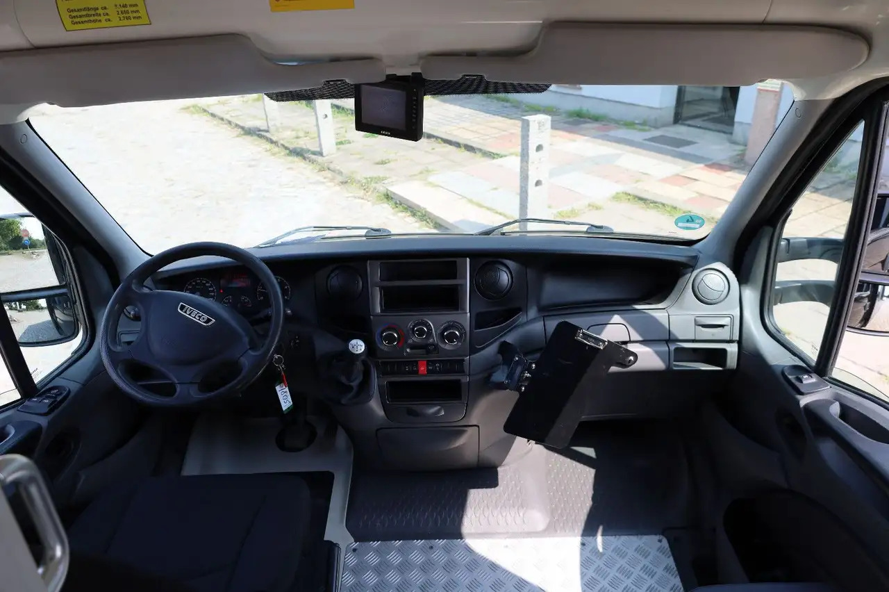 Kamion za prodaju brze hrane Iveco IS35SI2AA/ FOODTRUCK/Daily/EU5/1. Hand: slika Kamion za prodaju brze hrane Iveco IS35SI2AA/ FOODTRUCK/Daily/EU5/1. Hand
