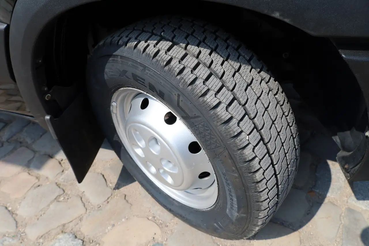 Kamion za prodaju brze hrane Iveco IS35SI2AA/ FOODTRUCK/Daily/EU5/1. Hand: slika Kamion za prodaju brze hrane Iveco IS35SI2AA/ FOODTRUCK/Daily/EU5/1. Hand