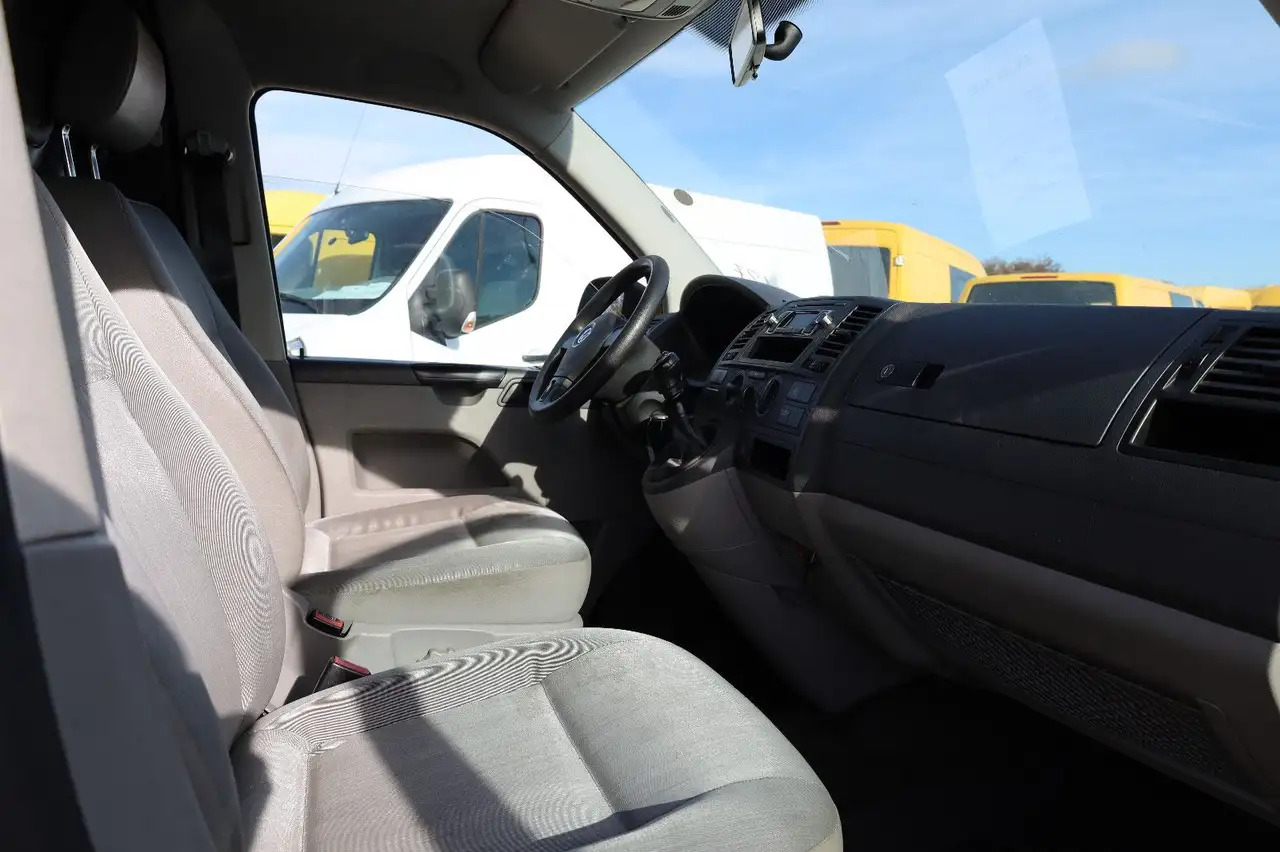 Furgon Volkswagen T5 Transporter/ 2.0 TDI/EU5/Werkstatt: slika Furgon Volkswagen T5 Transporter/ 2.0 TDI/EU5/Werkstatt Furgon Volkswagen T5 Transporter/ 2.0 TDI/EU5/Werkstatt: slika Furgon Volkswagen T5 Transporter/ 2.0 TDI/EU5/Werkstatt