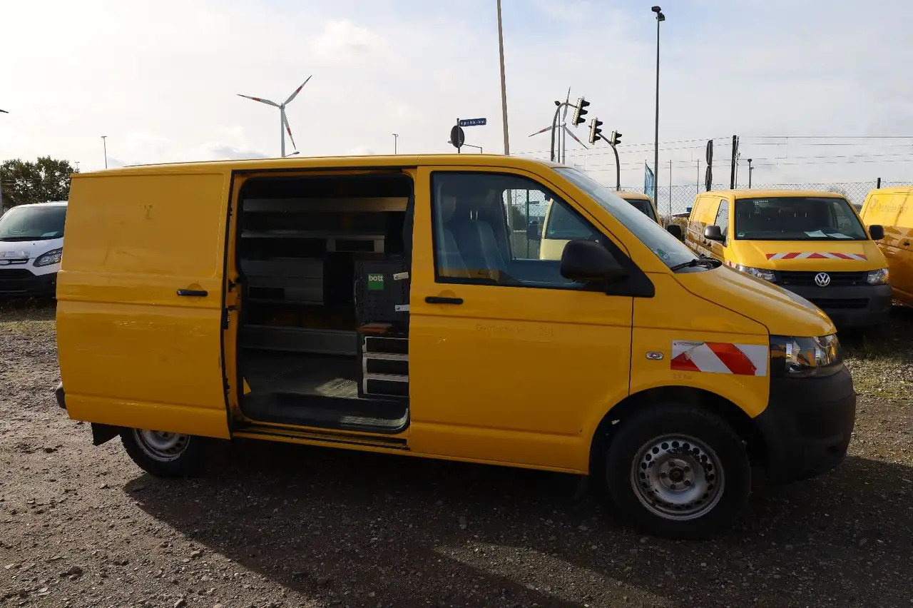 Volkswagen T5 Transporter/ 2.0 TDI/EU5/Werkstatt - Furgon: slika Volkswagen T5 Transporter/ 2.0 TDI/EU5/Werkstatt - Furgon Volkswagen T5 Transporter/ 2.0 TDI/EU5/Werkstatt - Furgon: slika Volkswagen T5 Transporter/ 2.0 TDI/EU5/Werkstatt - Furgon