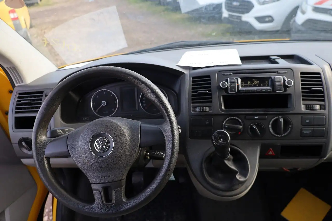 Furgon Volkswagen T5 Transporter/ 2.0 TDI/EU5/Werkstatt: slika Furgon Volkswagen T5 Transporter/ 2.0 TDI/EU5/Werkstatt Furgon Volkswagen T5 Transporter/ 2.0 TDI/EU5/Werkstatt: slika Furgon Volkswagen T5 Transporter/ 2.0 TDI/EU5/Werkstatt