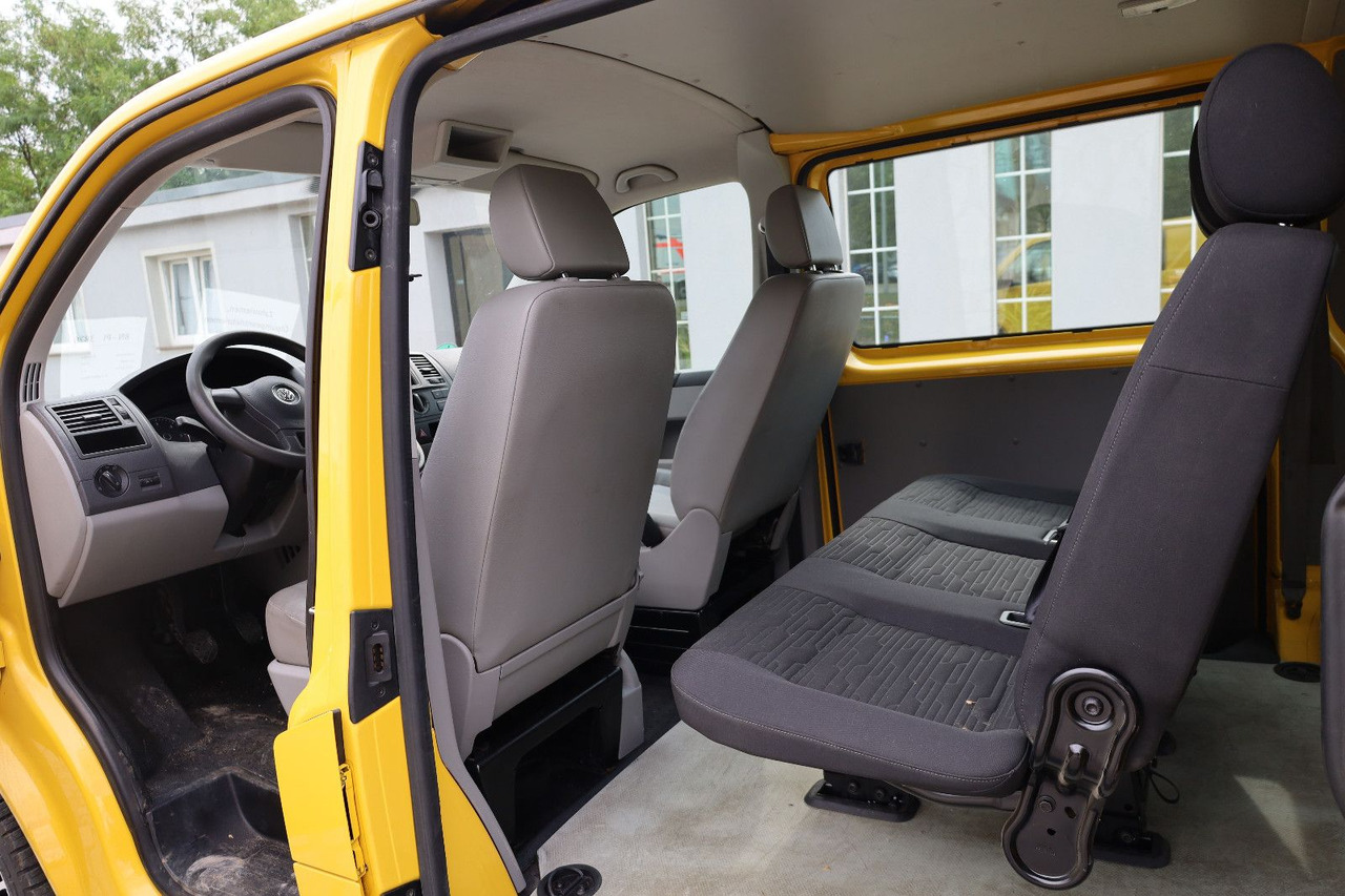 Putnički kombi Volkswagen T5 Transporter Kasten-Kombi 2.0 TDI/EU5/5-Sitze: slika Putnički kombi Volkswagen T5 Transporter Kasten-Kombi 2.0 TDI/EU5/5-Sitze