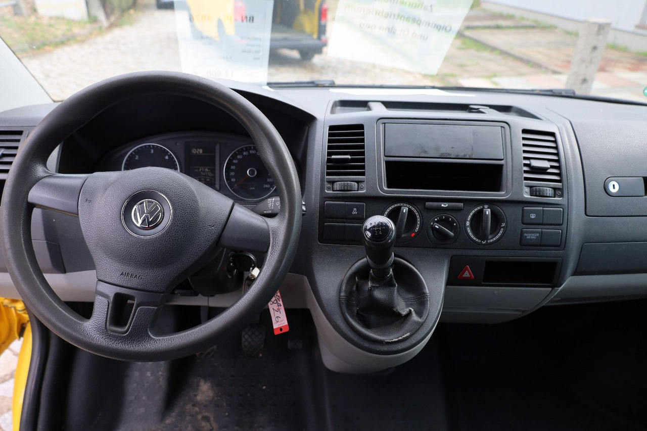 Putnički kombi Volkswagen T5 Transporter Kasten-Kombi 2.0 TDI/EU5/5-Sitze: slika Putnički kombi Volkswagen T5 Transporter Kasten-Kombi 2.0 TDI/EU5/5-Sitze