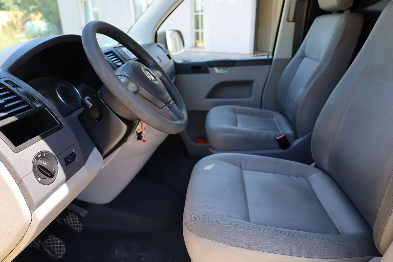 Automobil Volkswagen T5 Transporter Kasten-Kombi 2.0 TDI/EU5: slika Automobil Volkswagen T5 Transporter Kasten-Kombi 2.0 TDI/EU5