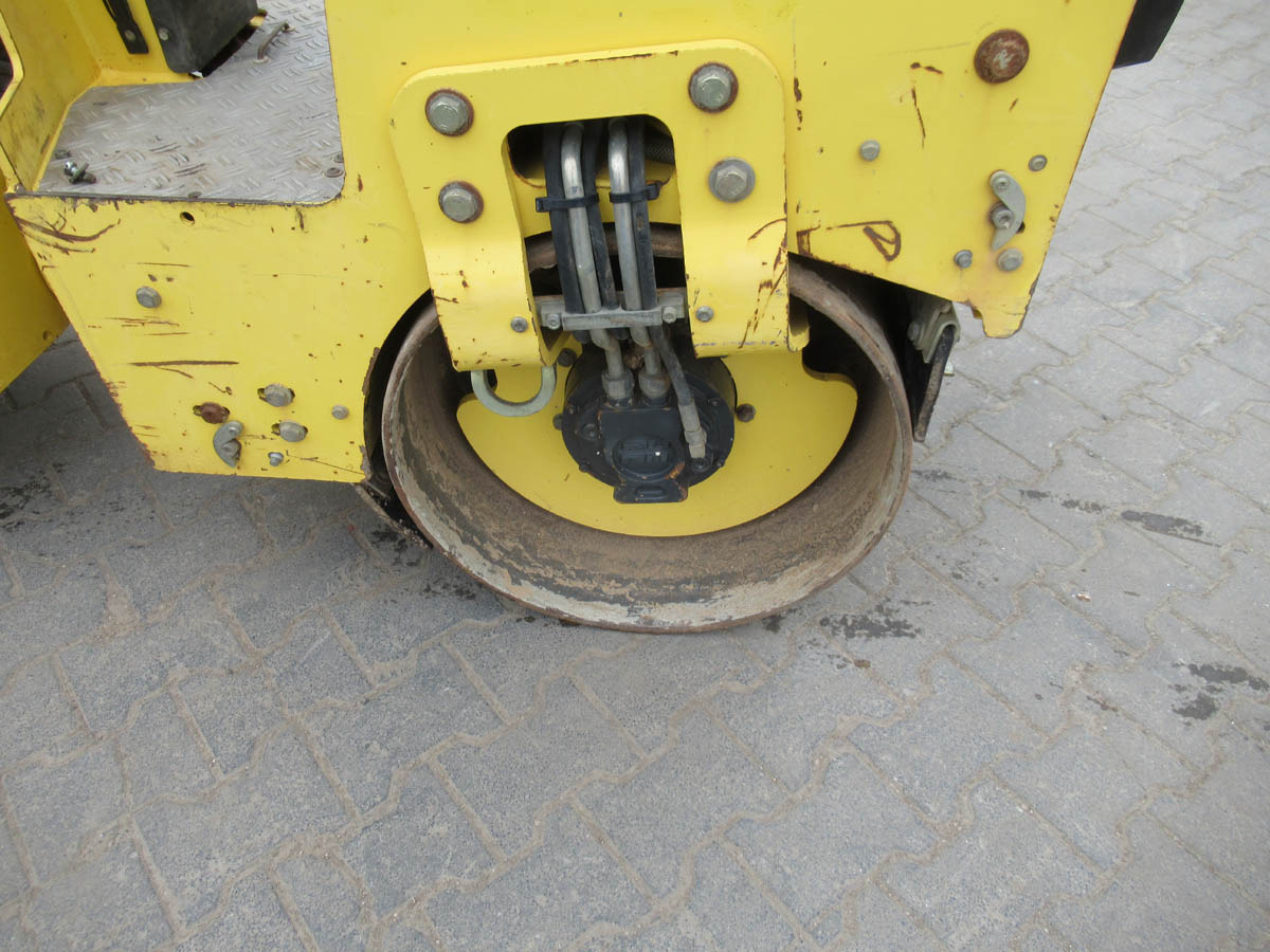 BOMAG BW80AD-5 - Valjak: slika BOMAG BW80AD-5 - Valjak BOMAG BW80AD-5 - Valjak: slika BOMAG BW80AD-5 - Valjak