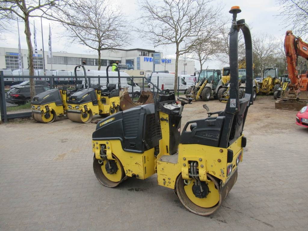 Bomag BW 80 AD-5 - Cestovni valjak: slika Bomag BW 80 AD-5 - Cestovni valjak Bomag BW 80 AD-5 - Cestovni valjak: slika Bomag BW 80 AD-5 - Cestovni valjak