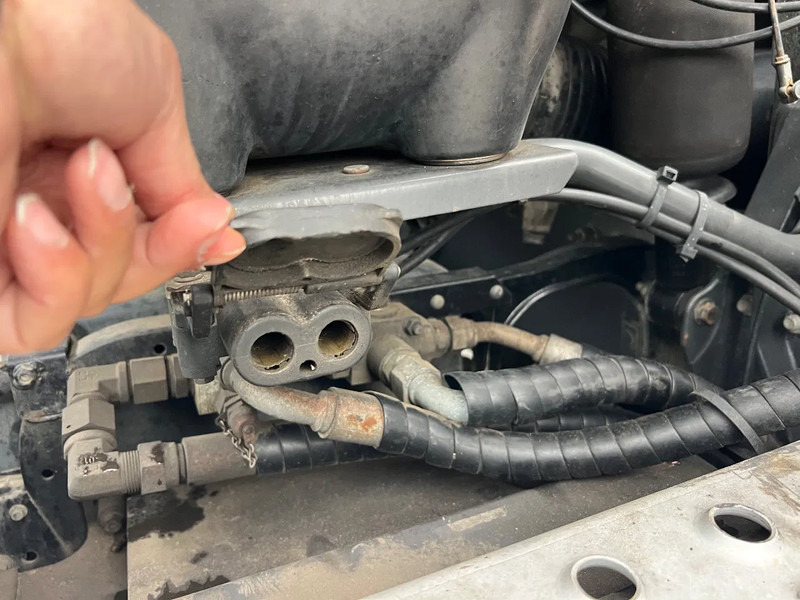 Tegljač Volvo FH 16.700 Volvo FH16 700 6x4 full options **RETARDER**TV: slika Tegljač Volvo FH 16.700 Volvo FH16 700 6x4 full options **RETARDER**TV