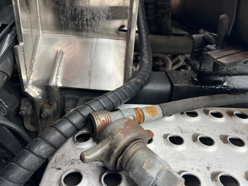 Tegljač Volvo FH 16.700 Volvo FH16 700 6x4 full options **RETARDER**TV: slika Tegljač Volvo FH 16.700 Volvo FH16 700 6x4 full options **RETARDER**TV