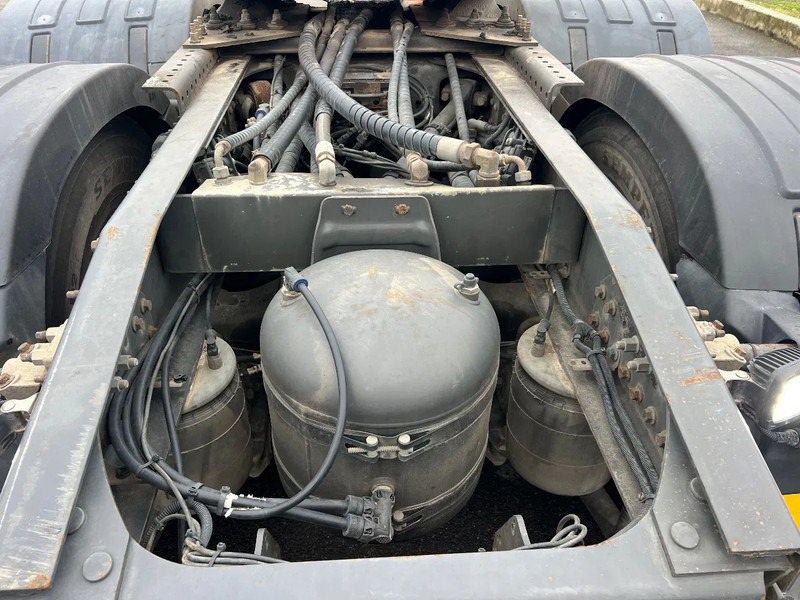 Tegljač Volvo FH 16.700 Volvo FH16 700 6x4 full options **RETARDER**TV: slika Tegljač Volvo FH 16.700 Volvo FH16 700 6x4 full options **RETARDER**TV