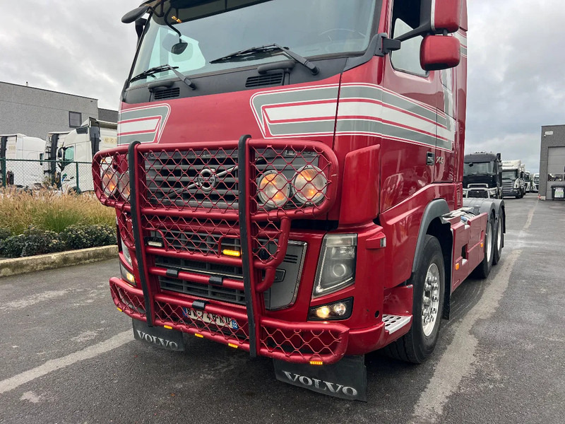 Tegljač Volvo FH 16.700 Volvo FH16 700 6x4 full options **RETARDER**TV: slika Tegljač Volvo FH 16.700 Volvo FH16 700 6x4 full options **RETARDER**TV