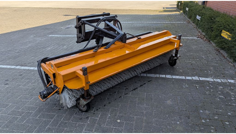 Bema Bema 25 Veegmachine - Stroj za čiščenje: slika Bema Bema 25 Veegmachine - Stroj za čiščenje Bema Bema 25 Veegmachine - Stroj za čiščenje: slika Bema Bema 25 Veegmachine - Stroj za čiščenje