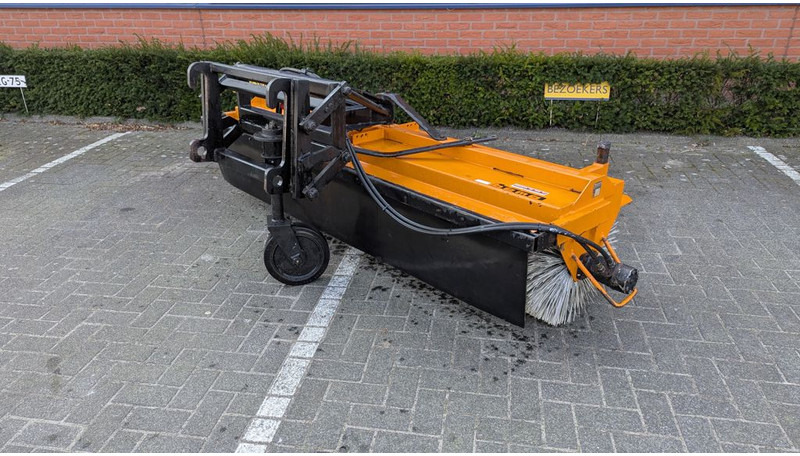 Bema Bema 25 Veegmachine - Stroj za čiščenje: slika Bema Bema 25 Veegmachine - Stroj za čiščenje Bema Bema 25 Veegmachine - Stroj za čiščenje: slika Bema Bema 25 Veegmachine - Stroj za čiščenje