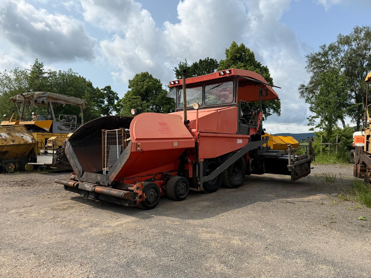 Demag-Dynapac DF135P powerfull 4-axle-paver - Finišer za asfalt: slika Demag-Dynapac DF135P powerfull 4-axle-paver - Finišer za asfalt Demag-Dynapac DF135P powerfull 4-axle-paver - Finišer za asfalt: slika Demag-Dynapac DF135P powerfull 4-axle-paver - Finišer za asfalt