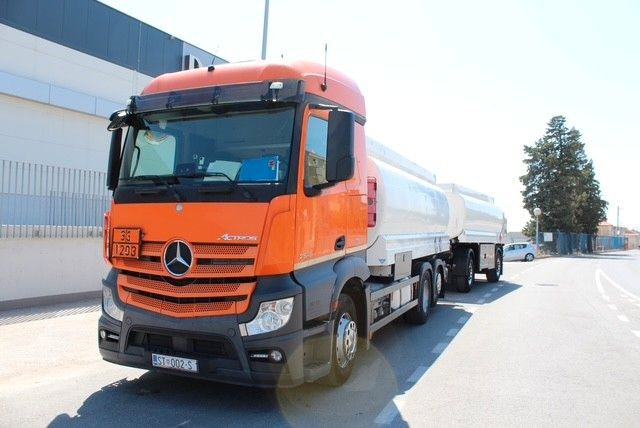 Mercedes-Benz Actros 2548 6x2/4 - Kamion cisterna: slika Mercedes-Benz Actros 2548 6x2/4 - Kamion cisterna Mercedes-Benz Actros 2548 6x2/4 - Kamion cisterna: slika Mercedes-Benz Actros 2548 6x2/4 - Kamion cisterna