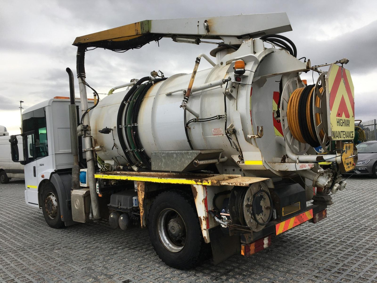 Mercedes-Benz Econic 1824 - Vakum kamion: slika Mercedes-Benz Econic 1824 - Vakum kamion Mercedes-Benz Econic 1824 - Vakum kamion: slika Mercedes-Benz Econic 1824 - Vakum kamion