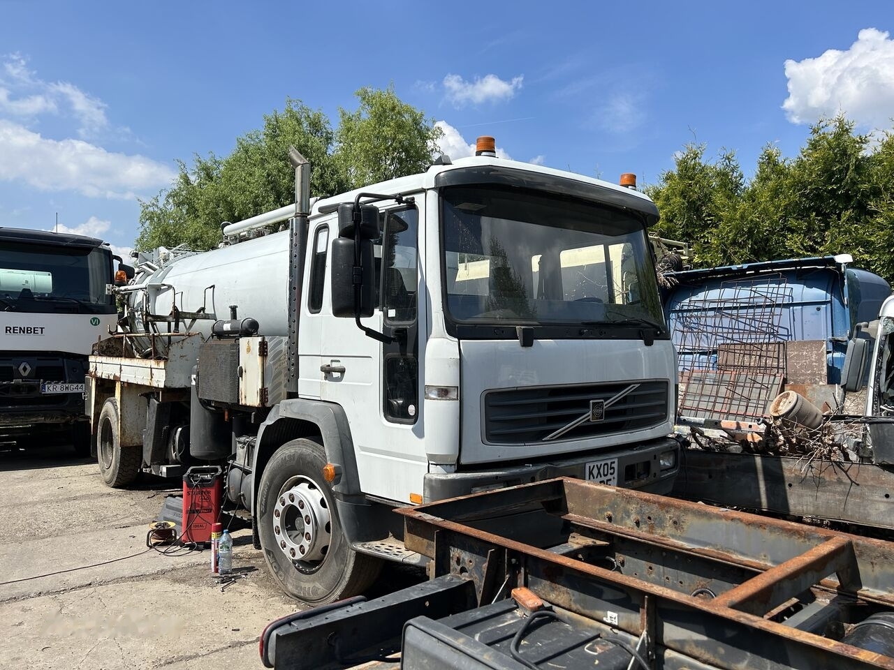 Volvo FL6.18 - Vakum kamion: slika Volvo FL6.18 - Vakum kamion Volvo FL6.18 - Vakum kamion: slika Volvo FL6.18 - Vakum kamion