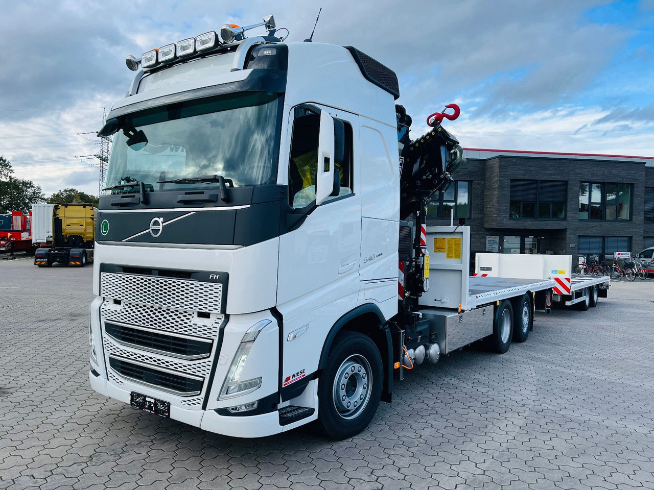 Volvo FH540 6x2 Containerpritsche mit F545RA.2.26 - Kamion, Kamion s kranom: slika Volvo FH540 6x2 Containerpritsche mit F545RA.2.26 - Kamion, Kamion s kranom Volvo FH540 6x2 Containerpritsche mit F545RA.2.26 - Kamion, Kamion s kranom: slika Volvo FH540 6x2 Containerpritsche mit F545RA.2.26 - Kamion, Kamion s kranom