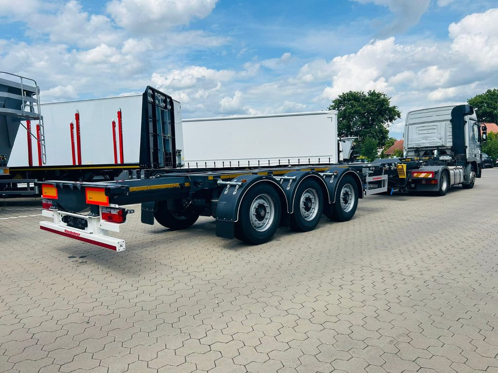 Kässbohrer K.SHG Multi Containerchassis ausziehbar - Transporter kontejnera/ Poluprikolica s izmjenjivim sanducima: slika Kässbohrer K.SHG Multi Containerchassis ausziehbar - Transporter kontejnera/ Poluprikolica s izmjenjivim sanducima Kässbohrer K.SHG Multi Containerchassis ausziehbar - Transporter kontejnera/ Poluprikolica s izmjenjivim sanducima: slika Kässbohrer K.SHG Multi Containerchassis ausziehbar - Transporter kontejnera/ Poluprikolica s izmjenjivim sanducima