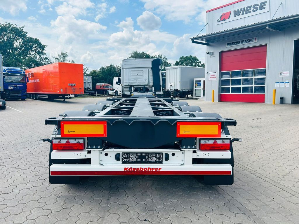 Kässbohrer K.SHG Multi Containerchassis ausziehbar - Transporter kontejnera/ Poluprikolica s izmjenjivim sanducima: slika Kässbohrer K.SHG Multi Containerchassis ausziehbar - Transporter kontejnera/ Poluprikolica s izmjenjivim sanducima Kässbohrer K.SHG Multi Containerchassis ausziehbar - Transporter kontejnera/ Poluprikolica s izmjenjivim sanducima: slika Kässbohrer K.SHG Multi Containerchassis ausziehbar - Transporter kontejnera/ Poluprikolica s izmjenjivim sanducima