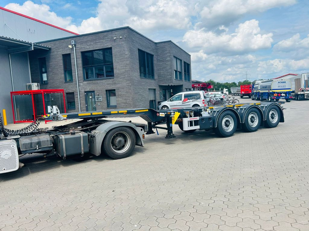 Kässbohrer K.SHG Multi Containerchassis ausziehbar - Transporter kontejnera/ Poluprikolica s izmjenjivim sanducima: slika Kässbohrer K.SHG Multi Containerchassis ausziehbar - Transporter kontejnera/ Poluprikolica s izmjenjivim sanducima Kässbohrer K.SHG Multi Containerchassis ausziehbar - Transporter kontejnera/ Poluprikolica s izmjenjivim sanducima: slika Kässbohrer K.SHG Multi Containerchassis ausziehbar - Transporter kontejnera/ Poluprikolica s izmjenjivim sanducima