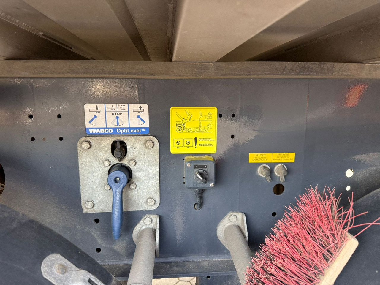 Kiper poluprikolica Kässbohrer K.SKA Aluminium Kipper 30m³ Top Zustand: slika Kiper poluprikolica Kässbohrer K.SKA Aluminium Kipper 30m³ Top Zustand