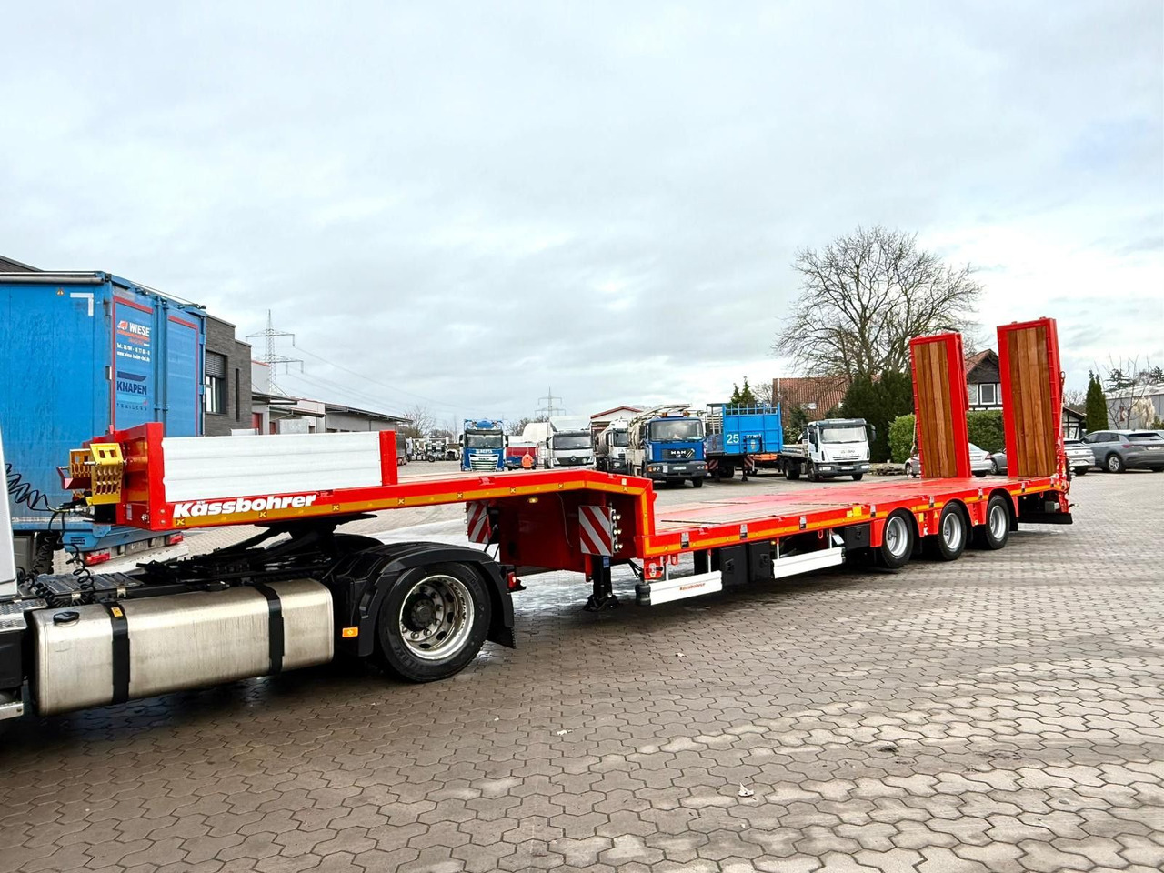 Kässbohrer K.SLS 3 / 0N 18/30 Tieflader mit hydr. Rampen - Poluprikolica s niskim utovarivačem: slika Kässbohrer K.SLS 3 / 0N 18/30 Tieflader mit hydr. Rampen - Poluprikolica s niskim utovarivačem Kässbohrer K.SLS 3 / 0N 18/30 Tieflader mit hydr. Rampen - Poluprikolica s niskim utovarivačem: slika Kässbohrer K.SLS 3 / 0N 18/30 Tieflader mit hydr. Rampen - Poluprikolica s niskim utovarivačem