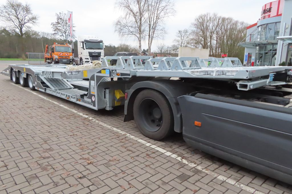 Kässbohrer K.SOK Truck/Car Transporter, Novagrau - Poluprikolica za prijevoz automobila: slika Kässbohrer K.SOK Truck/Car Transporter, Novagrau - Poluprikolica za prijevoz automobila Kässbohrer K.SOK Truck/Car Transporter, Novagrau - Poluprikolica za prijevoz automobila: slika Kässbohrer K.SOK Truck/Car Transporter, Novagrau - Poluprikolica za prijevoz automobila