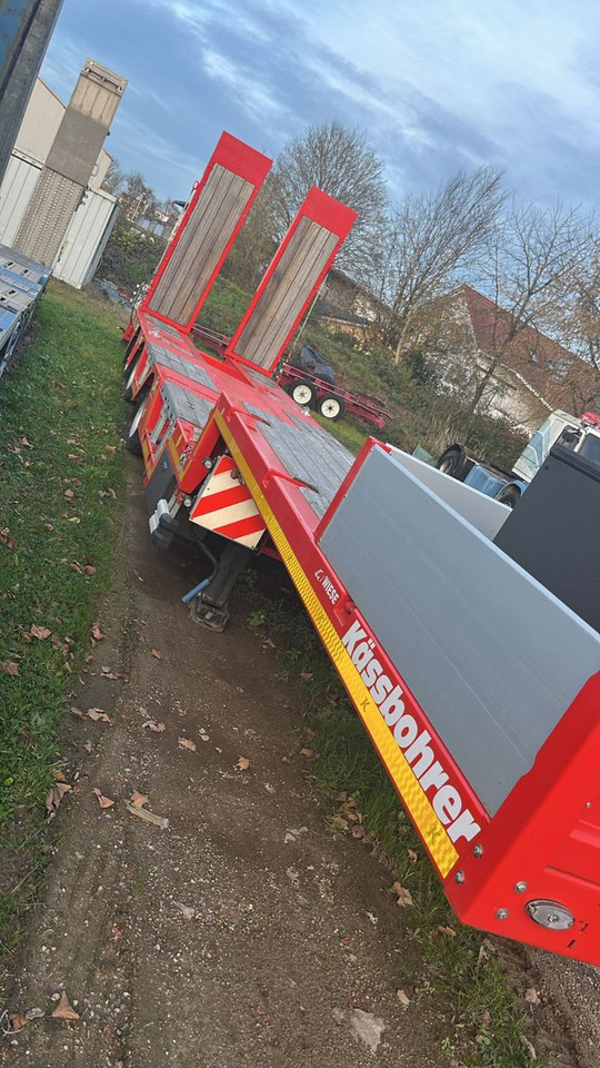 Kässbohrer KSLA RJ Mega Jumbo Tieflader tele Wie Neu - Poluprikolica s niskim utovarivačem: slika Kässbohrer KSLA RJ Mega Jumbo Tieflader tele Wie Neu - Poluprikolica s niskim utovarivačem Kässbohrer KSLA RJ Mega Jumbo Tieflader tele Wie Neu - Poluprikolica s niskim utovarivačem: slika Kässbohrer KSLA RJ Mega Jumbo Tieflader tele Wie Neu - Poluprikolica s niskim utovarivačem