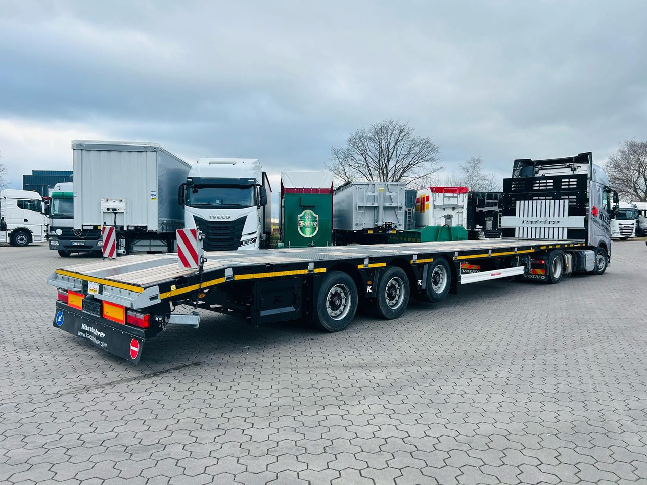 Kässbohrer SPS Mega Schwerlast Plattform Lenkachse - Poluprikolica plato/ Otvoreni sanduk: slika Kässbohrer SPS Mega Schwerlast Plattform Lenkachse - Poluprikolica plato/ Otvoreni sanduk Kässbohrer SPS Mega Schwerlast Plattform Lenkachse - Poluprikolica plato/ Otvoreni sanduk: slika Kässbohrer SPS Mega Schwerlast Plattform Lenkachse - Poluprikolica plato/ Otvoreni sanduk