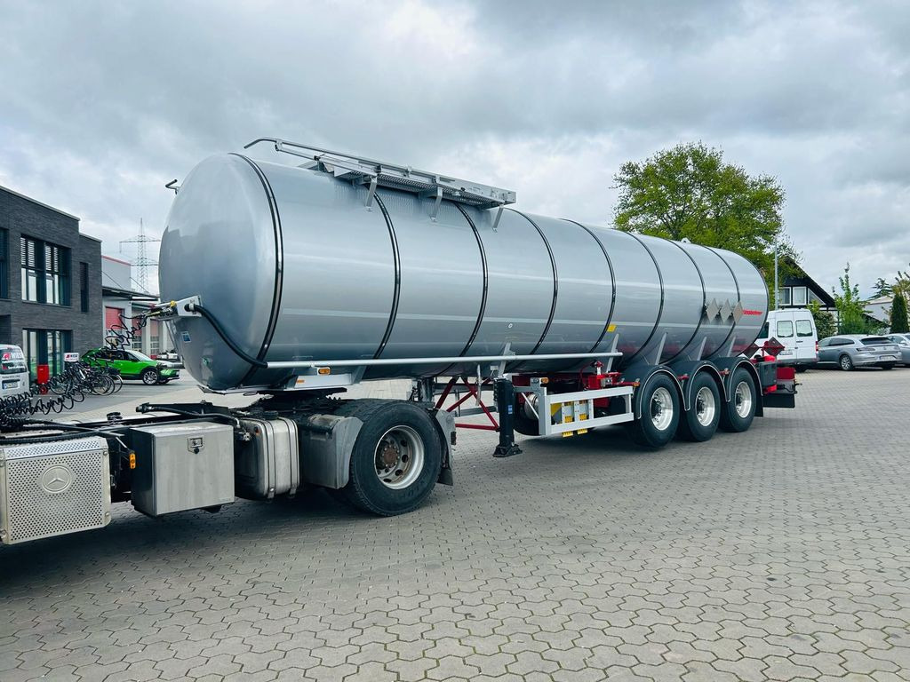 Kässbohrer STS.SS Edelstahl Tankauflieger Bitumen 32m³ - Poluprikolica cisterna: slika Kässbohrer STS.SS Edelstahl Tankauflieger Bitumen 32m³ - Poluprikolica cisterna Kässbohrer STS.SS Edelstahl Tankauflieger Bitumen 32m³ - Poluprikolica cisterna: slika Kässbohrer STS.SS Edelstahl Tankauflieger Bitumen 32m³ - Poluprikolica cisterna