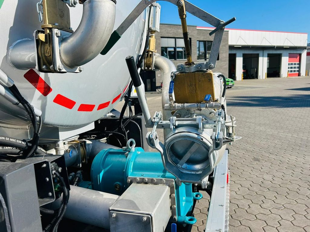 Kässbohrer Tankauflieger K.STN L 30 Kässbohrer Tankauflieger K.STN L 30 - Poluprikolica cisterna: slika Kässbohrer Tankauflieger K.STN L 30 Kässbohrer Tankauflieger K.STN L 30 - Poluprikolica cisterna Kässbohrer Tankauflieger K.STN L 30 Kässbohrer Tankauflieger K.STN L 30 - Poluprikolica cisterna: slika Kässbohrer Tankauflieger K.STN L 30 Kässbohrer Tankauflieger K.STN L 30 - Poluprikolica cisterna