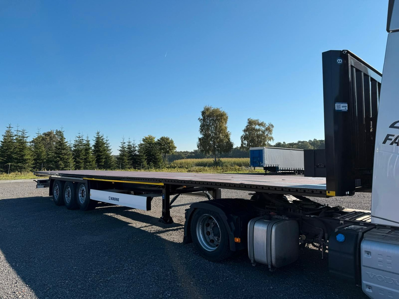 Krone SDP 27 Plattform-Auflieger - Sofort Verfügbar! - Poluprikolica plato/ Otvoreni sanduk: slika Krone SDP 27 Plattform-Auflieger - Sofort Verfügbar! - Poluprikolica plato/ Otvoreni sanduk Krone SDP 27 Plattform-Auflieger - Sofort Verfügbar! - Poluprikolica plato/ Otvoreni sanduk: slika Krone SDP 27 Plattform-Auflieger - Sofort Verfügbar! - Poluprikolica plato/ Otvoreni sanduk