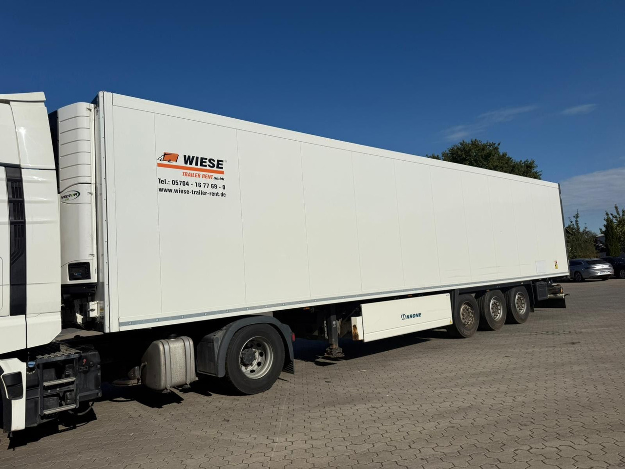 Krone SDR 27 Tiefkühl Auflieger Doppelstock Carrier - Poluprikolica sa zatvorenim sandukom: slika Krone SDR 27 Tiefkühl Auflieger Doppelstock Carrier - Poluprikolica sa zatvorenim sandukom Krone SDR 27 Tiefkühl Auflieger Doppelstock Carrier - Poluprikolica sa zatvorenim sandukom: slika Krone SDR 27 Tiefkühl Auflieger Doppelstock Carrier - Poluprikolica sa zatvorenim sandukom