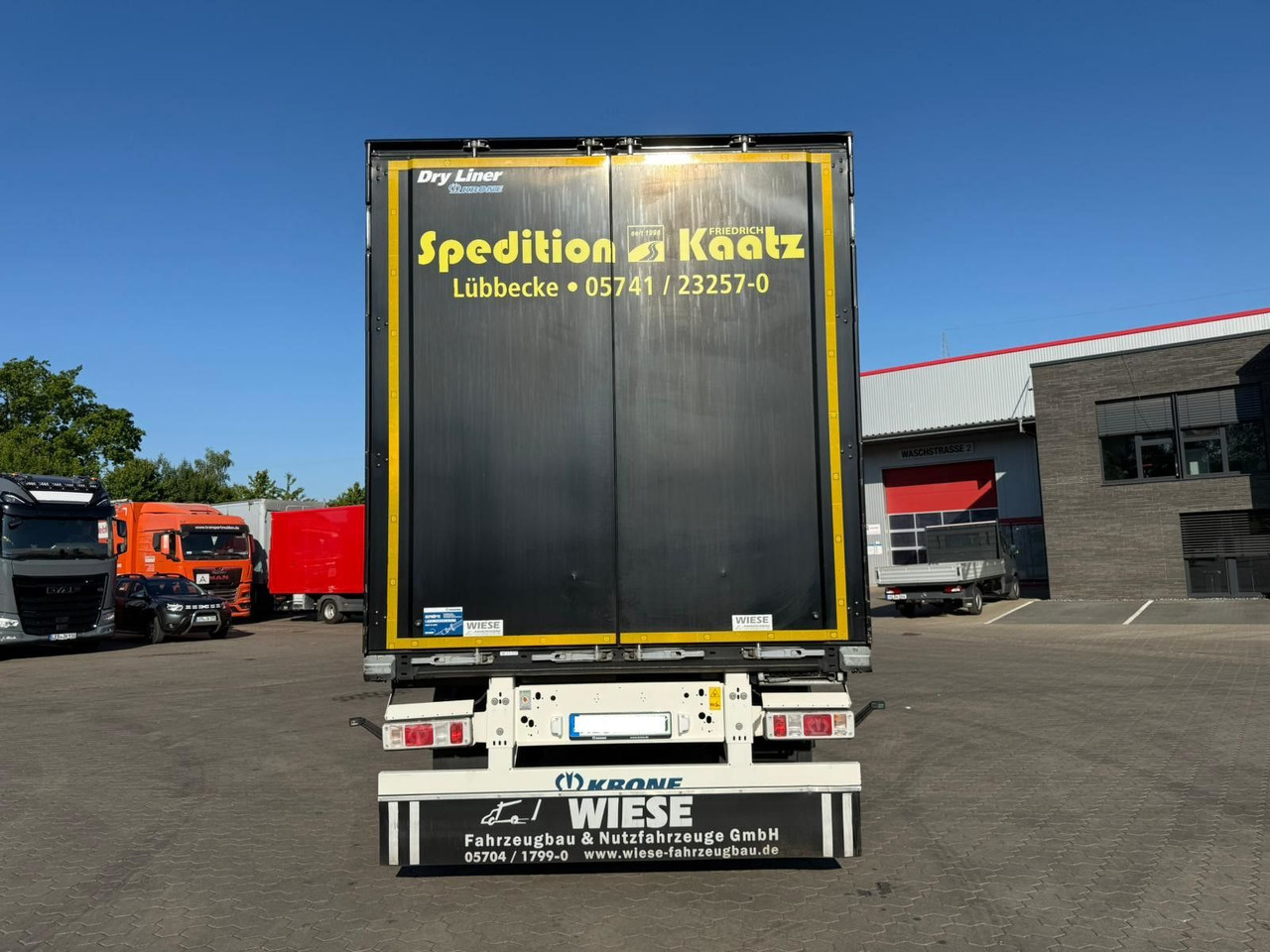 Krone SEK 1 Achs Koffer mit Zwangslenlung Top Zustand - Poluprikolica sa zatvorenim sandukom: slika Krone SEK 1 Achs Koffer mit Zwangslenlung Top Zustand - Poluprikolica sa zatvorenim sandukom Krone SEK 1 Achs Koffer mit Zwangslenlung Top Zustand - Poluprikolica sa zatvorenim sandukom: slika Krone SEK 1 Achs Koffer mit Zwangslenlung Top Zustand - Poluprikolica sa zatvorenim sandukom