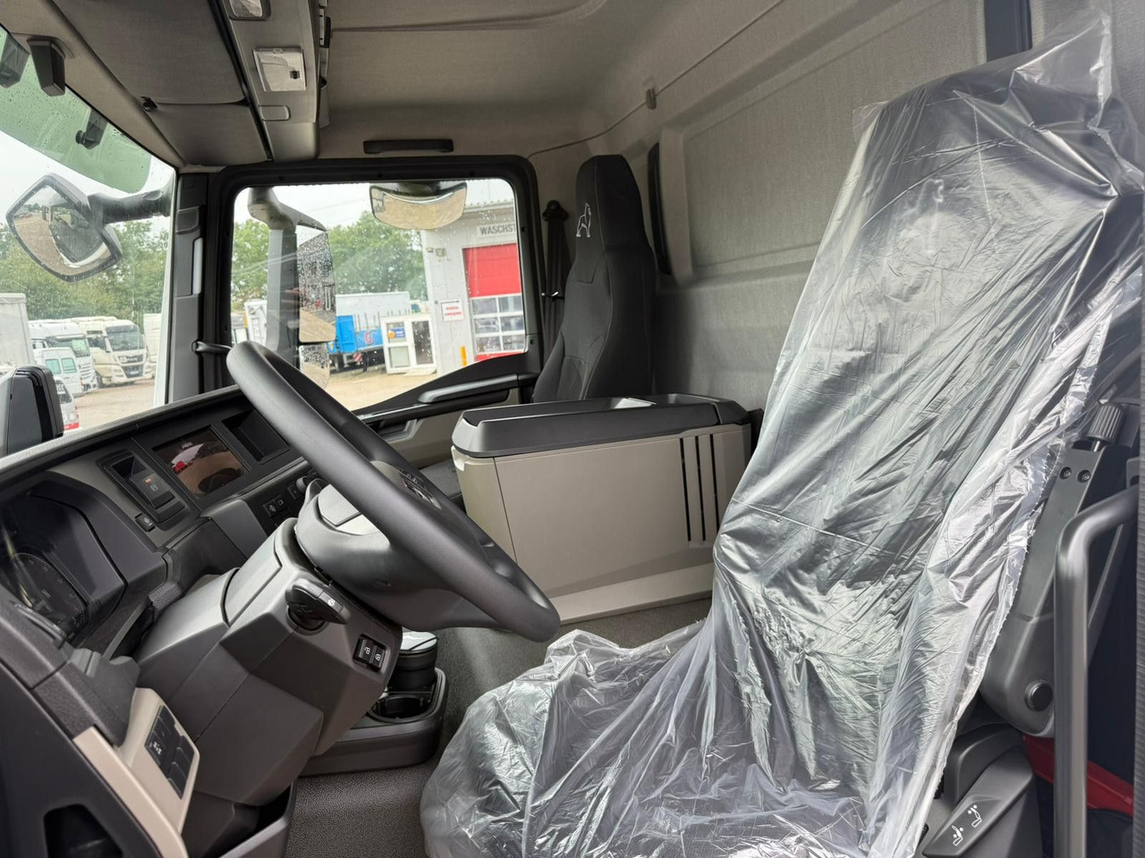 Kamion s kranom MAN 18.320 4x4 mit Fassi Ladekran Sofort Verfügbar: slika Kamion s kranom MAN 18.320 4x4 mit Fassi Ladekran Sofort Verfügbar